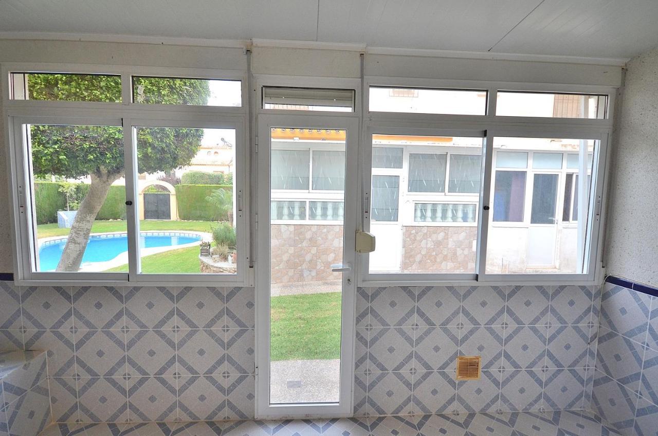 Agradable Adosado Con Piscina, Duchas Hidromasaje Villa Torrevieja Bagian luar foto