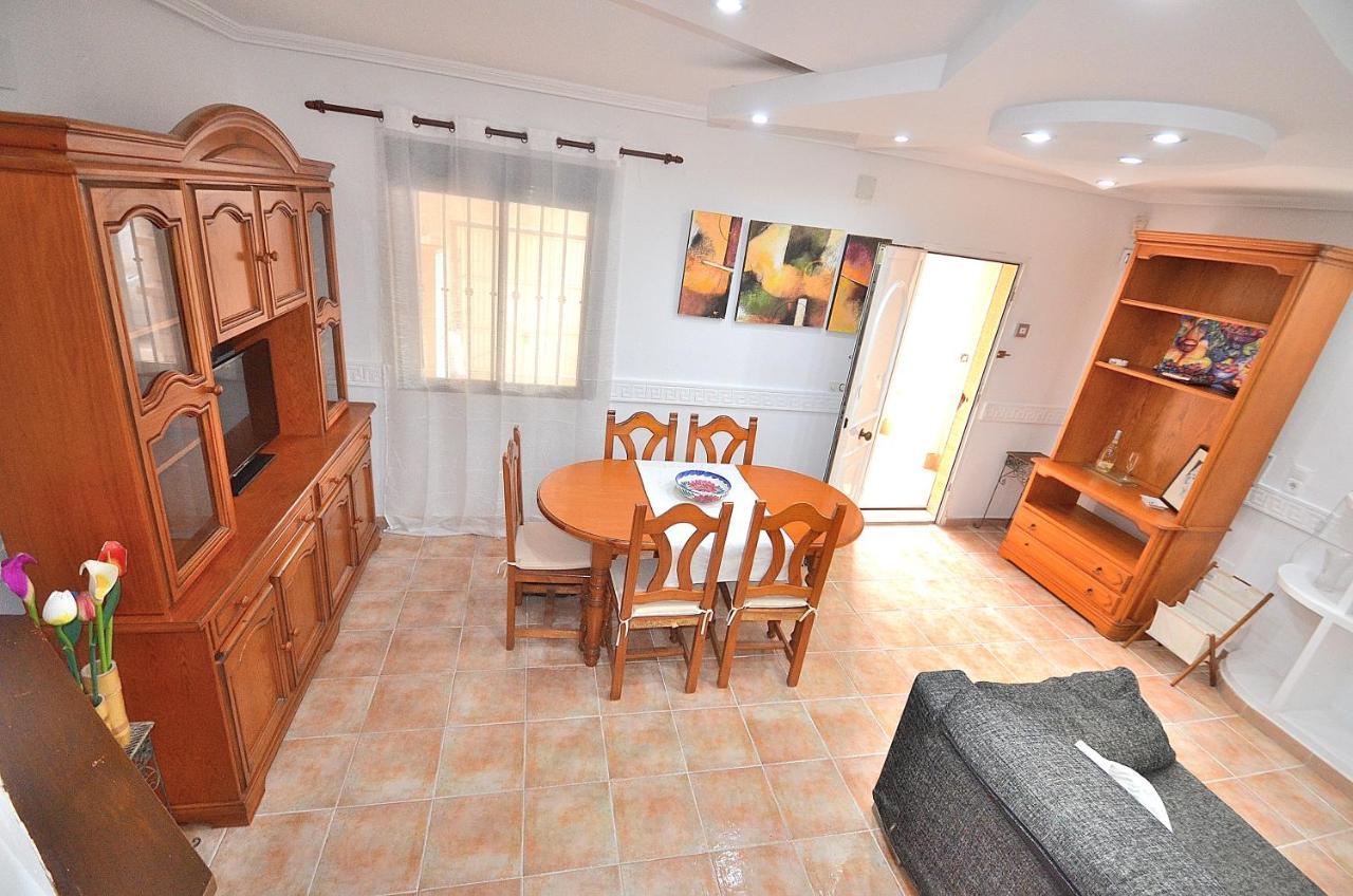 Agradable Adosado Con Piscina, Duchas Hidromasaje Villa Torrevieja Bagian luar foto