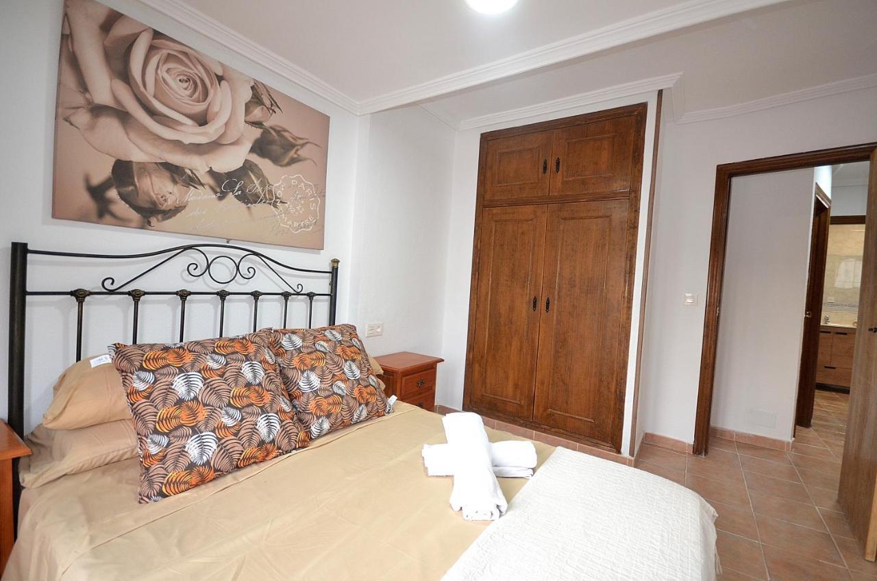 Agradable Adosado Con Piscina, Duchas Hidromasaje Villa Torrevieja Bagian luar foto